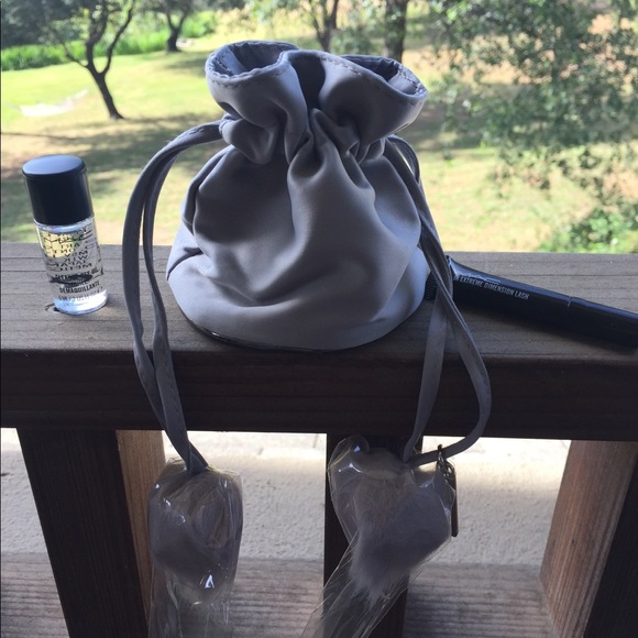 Mac Makeup bundle - Picture 1 of 6